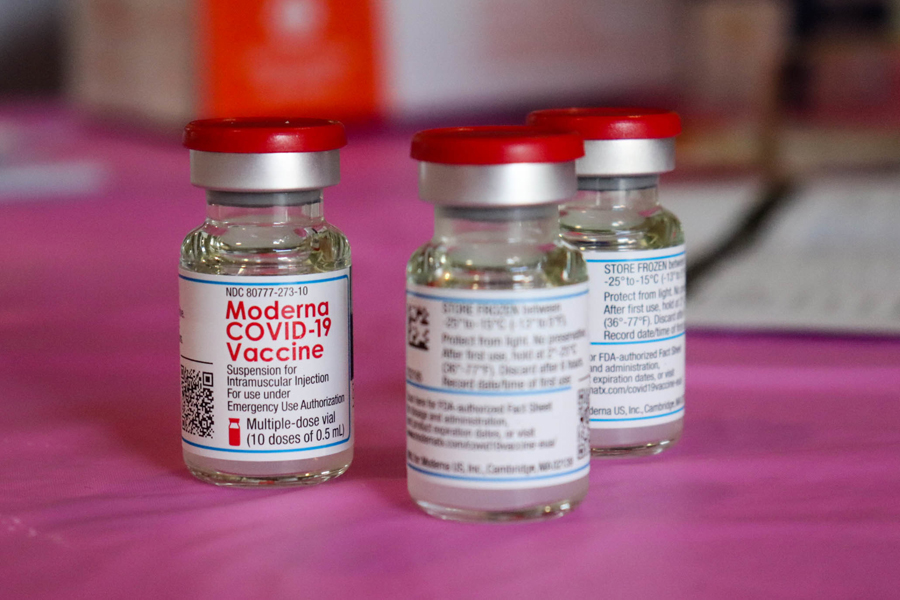 The Puerto Rico National Guard began to vaccinate residents and personnel of the island's aegis against COVID-19 on January 27. More than 35 soldiers work on this mission. The PRNG expects to complete the first and second doses by the middle of March.