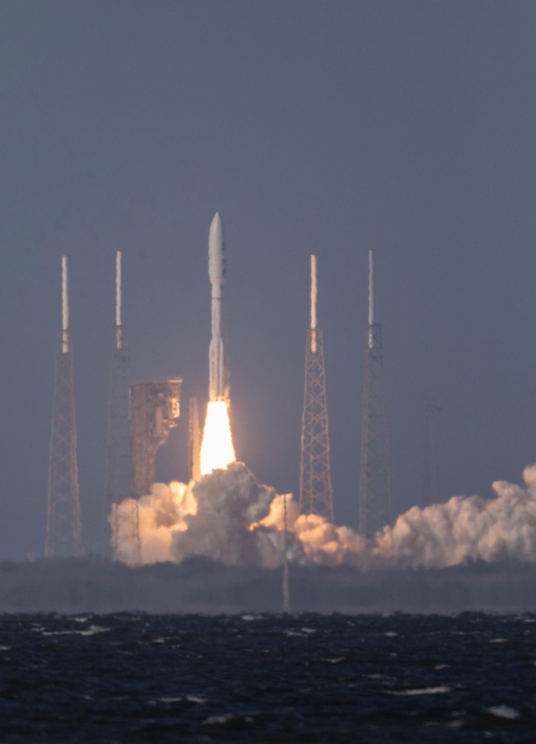 A United Launch Alliance Atlas V 541 rocket, carrying the National Oceanic and Atmospheric Administrationís (NOAA) Geostationary Operational Environmental Satellite-T (GOES-T), lifts off from Space Launch Complex 41 at Cape Canaveral Space Force Station in Florida on March 1, 2022. (NASA photograph by Kim Shiflett)