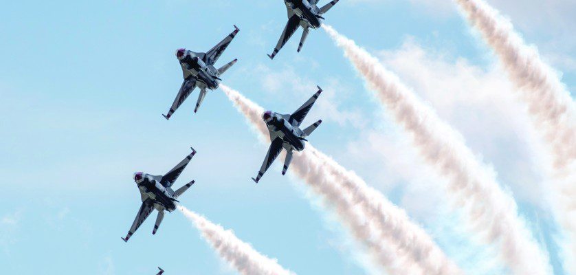 Thunderbirds perform for Skyfest