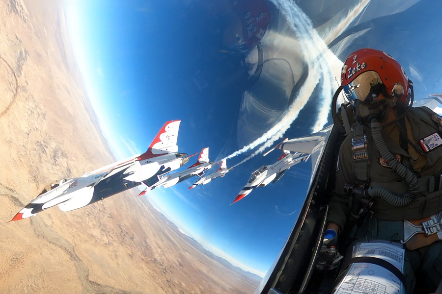 The Thunderbirds Are Back With a New, More Crowd-Friendly Routine, Air &  Space Magazine